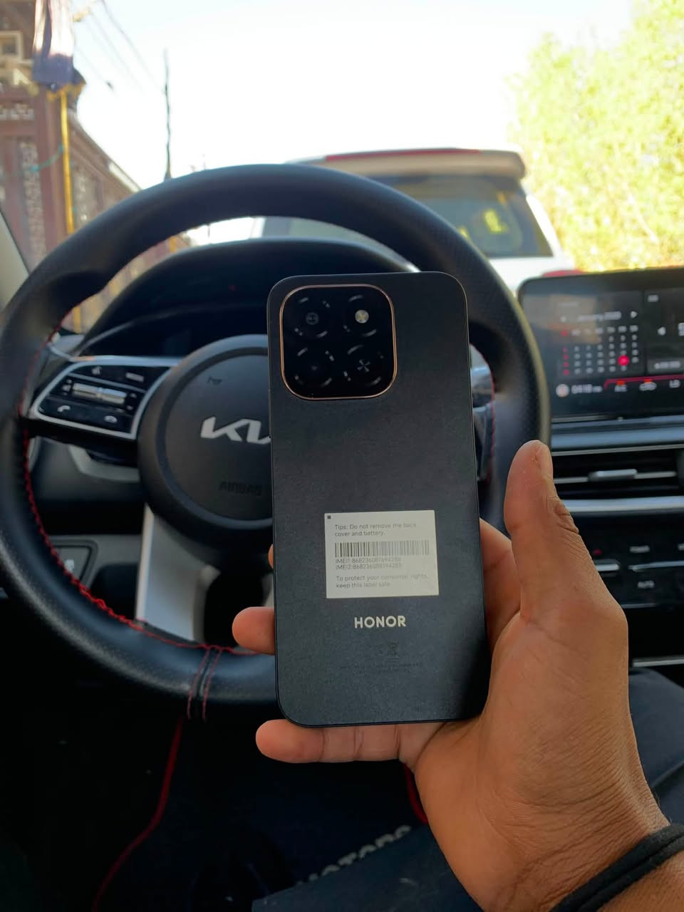 السلام عليكم هونر  X6cذ 256 كامل ملحقات قبل سبوع أخذته 
مراوس ب أيفون  مبدل ضهر مكسور مع فرق بسيط
*********** مكاني بغداد حي اور ال600
