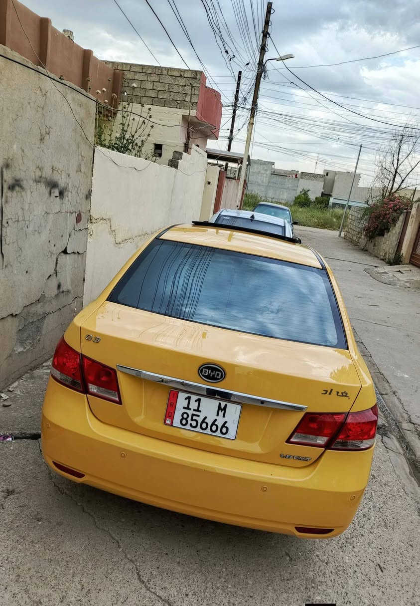 BYD . G3   2016
سيارة خام على وضع الشركة عداد 51 حقيقي

رقم بغداد انكليزي الجديد مصفرة من كلشي 

 فول توماتيك المعروفة وكلشي شغال بيها

كفالة عامة من كلشي حتى البارد مرفق سونار 

مكينة 1800 شرط. كير توماتيك شرط بلادي وعالفحص 

طخم تايرات جديد وحدادية امامي خلفي جديد 

تبريد ثلج ❄شرط بلادي وتدفئة شغالات 

السعر 74 بيها مجال. المكان موصل . *********** بي واتساب
