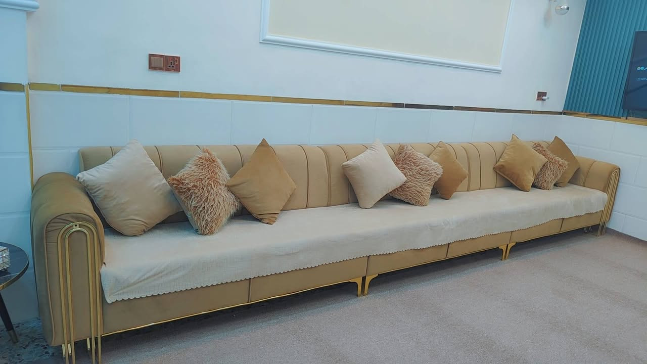 تخم تفصال بيد كادر تركي 5 امتار جديد مع مفرش تخم الله شاهد 975 كلفني  مع ميز طعام مرمر بورسلين اريدهم 550 قفل عنوان الشعب حي التجار 
الشراي يدخل خاص ***********
