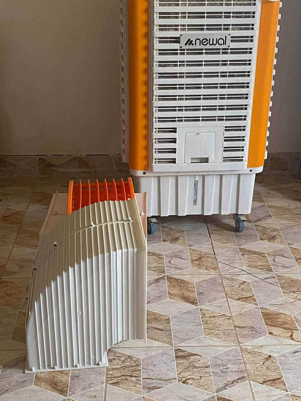 مرحبا كونفيرا للبيع مستعمله صيف واحد فقط نضيفه سعرها 250 الف 
للاستفسار 
***********

