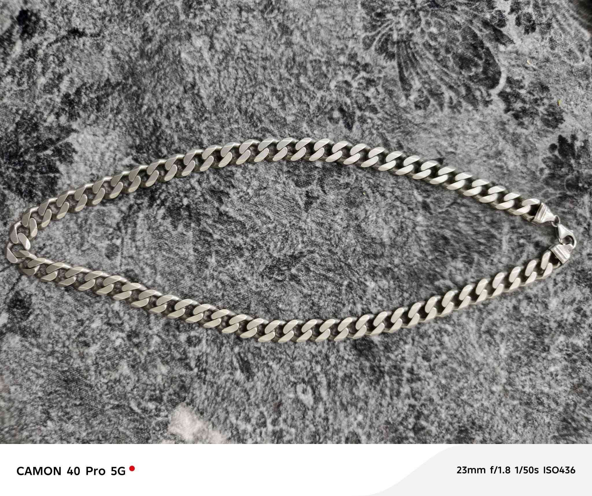 السلام عليكم زنجيل فضه ٩٥ غرام 
الغرام ٤٠٠٠
المكان بغداد الشعب
هاتف ***********
