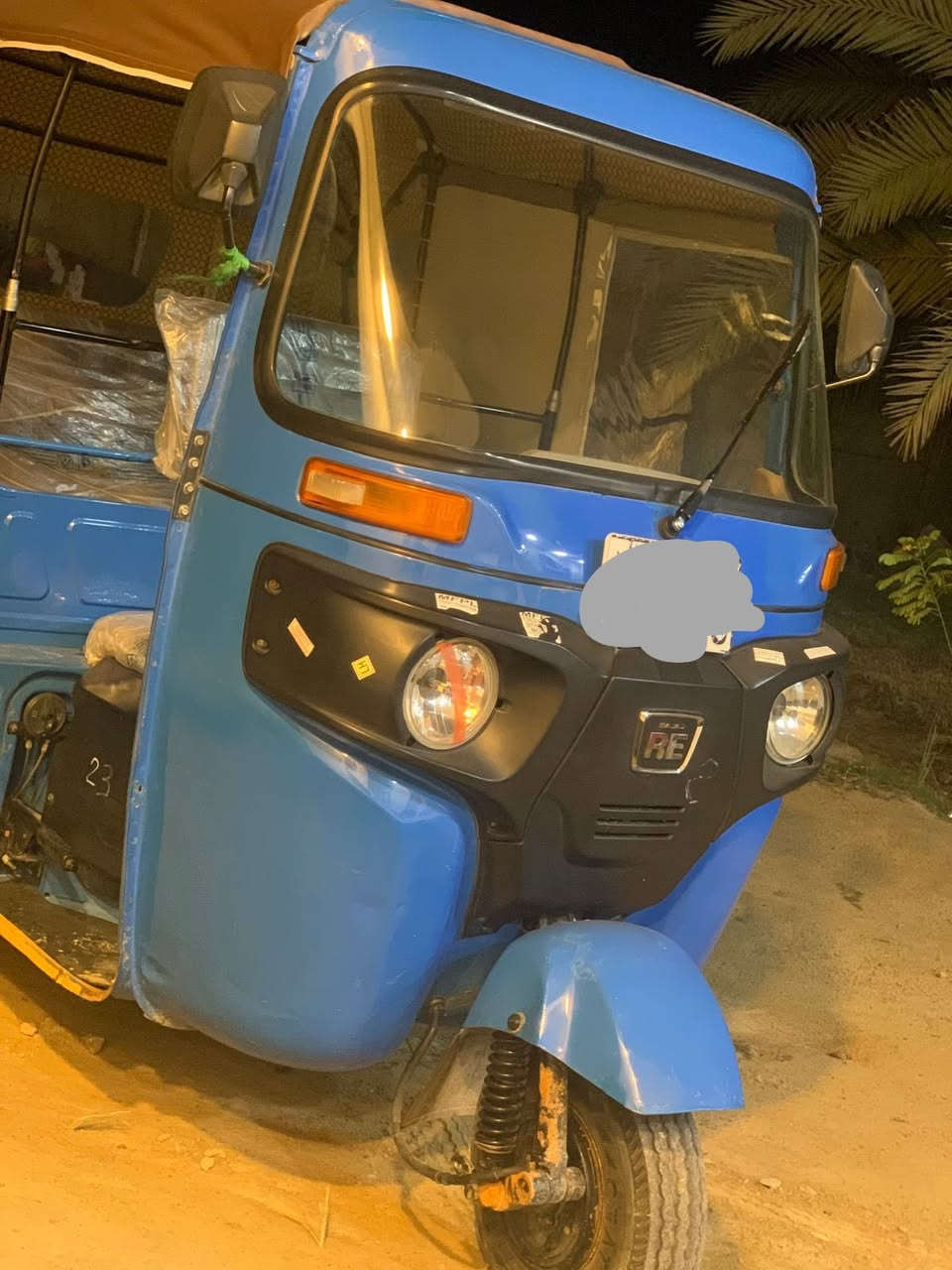 تكتك 22شهر11مضلع بيها ضربه يم البكلايت راجعه ع بارد رقم وسنوية بابل انكليزي سعر 8.850وبيها مجال قليل الشراي يتصل ***********
