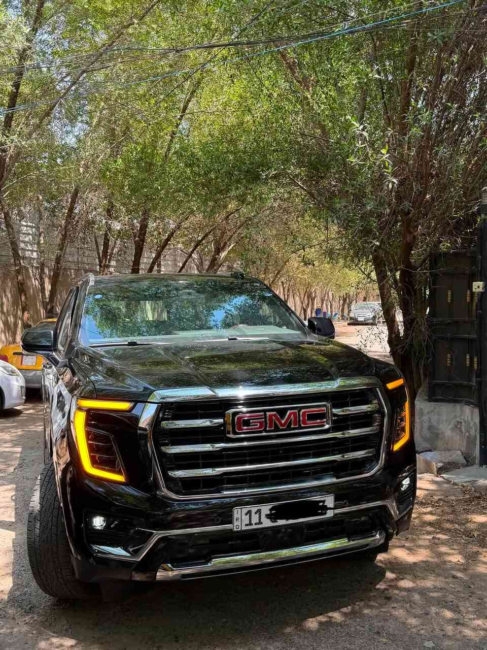 جمسي يوكن الفيشن 2025 

ا GMC Yukon ELEVATION 2025 

(((السياره مغلفه )))

 خليجي وكالة المنصور 

 ماشيه 23 الف كيلومتر  

 موديل 2025

 حجم المحرك 5.3 V8 

 مفتاح التشغيل بصمة  

 تشغيل عن بعد 

 دفع ثنائي RWD

حساسات أمامية 

حساسات خلفية 

لايت زينون + LED 

 دخول بصمة ذكي 

 حجم الاطار R20 

 اشارة في المرايا الجانبية وكهرباء 

 ا ABS 

 دشبول شاشة ديجيتال 

 شاشة Apple Car play 

 سماعات سستم صوت شركه BOSE

 كاميرا دوارة 

لانارة الداخلية LED  

 مثبت السرعة Cruise 

 المودات والاوامر الصوتية 

 ا Bluetooth / T YPCE 

مخرج منفذ الطاقة 

رقم بغداد بأسمي 

السعر. 620ورقه وبيها مجال بسيط 

مكان السياره الكاظمية

واي استفسار ***********
