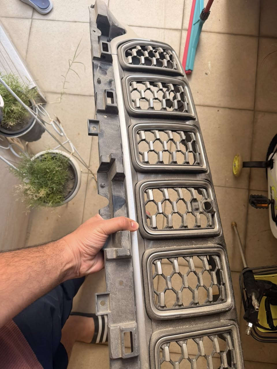 شباك امامي جيب سومت شكل الجديد ٧ راكب مع نيكلات  كامل اصلي بي مكان النايت فشن (الناظور الليلي) ومكان الكامرة الامامية بدون شخط جديد واصلي وكالة
للبيع 

***********
