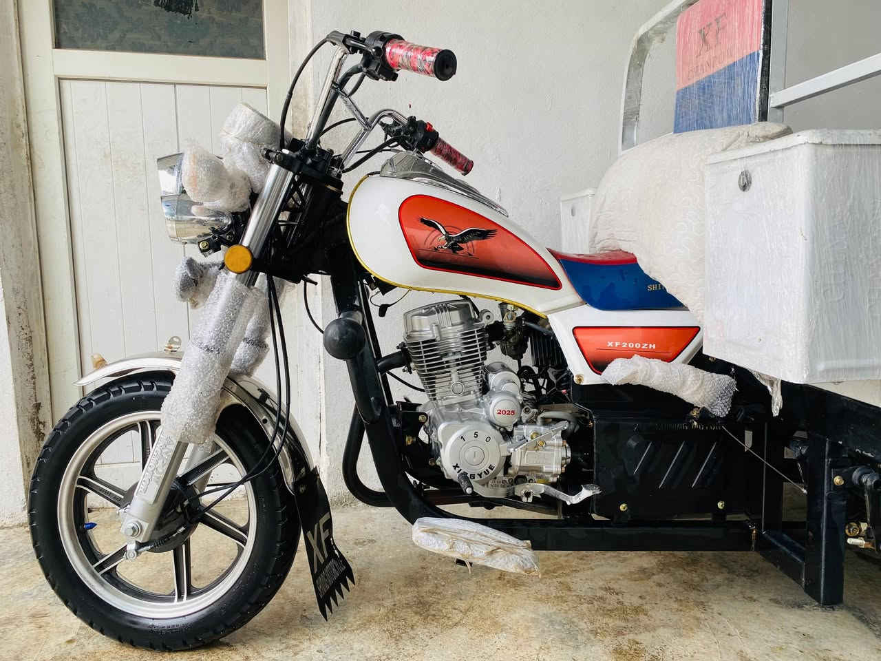 ماشاللە تبارك رحمان  لەماڵی هەموولایەک
مودیل 2025
مەکینە150یە
شتی لوک و دانسقە هیج ازیت نەدراوە لوکە 
هیج نوقسانی تیانیەسفرە لەسایەقیکی کەمە 
شوین کەلار بونرخ کۆمینت بکەن 
***********
