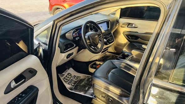 باسفيكا 2024 رقم بغداد انكليزي
بسمي ماشيه 20 الف حادث جوانب كلش حرامات بيها صبغات مال شخوط وبارد صفاح 

شحن منزلي و  هايبرد 
ومحرك6 سلندر بانزين 3600

 بين( هجين) انسه صرف
ثلاث انظمة شحن خارحي + هايبرد + بانزين سيارة سفر وطريق خارجي فخر صناعة كلايزلر 
لون اسود

تشغيل عن بعد 
شحن البطارية الكبيرة اثناء التوقف 
 نظام عالمي قيادة الية بالسفر

تبريد 3 قطع

تدفئه مقاعد وستيرن  

بدون بانوراما 

بصمه البواب  عدد 5

ابواب كهربائي 

حساسات خلفيه و اماميه 

نظام القياده الذاتي

تطبك بحده

تحديد مسار 

رادار امامي وخلفي

اوتو بارك 

توقف ذاتي امامي و خلفي

تشغل عن بعد 

فتح الابواب و صندوق عن بعد 

فتح الصندوق بل الاشاره 

اطفاء المحرك اوتو 

ماسحات اوتو عند الامطار 

نظام الكار بلي واي فاي 

منافذ تايب سي كل سياره 

منافذ usb كل منافذ

نقطه عمياء 

مقاعد كهربائيه 

نظام تخزين 

سايد بريك بصمه.......

فول مواصفات ماعدا الفتحه (التنته)

سعره  مناسب مراوس بسياره عاليه فقط  238

تفاصيل أكثر 

أتصل على الرقم ***********
