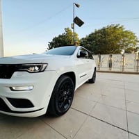 ‏JEEP GRAND CHEROKEE 2021 S عدد المسافات (45) كيلو جيب فئة:    S موديل...