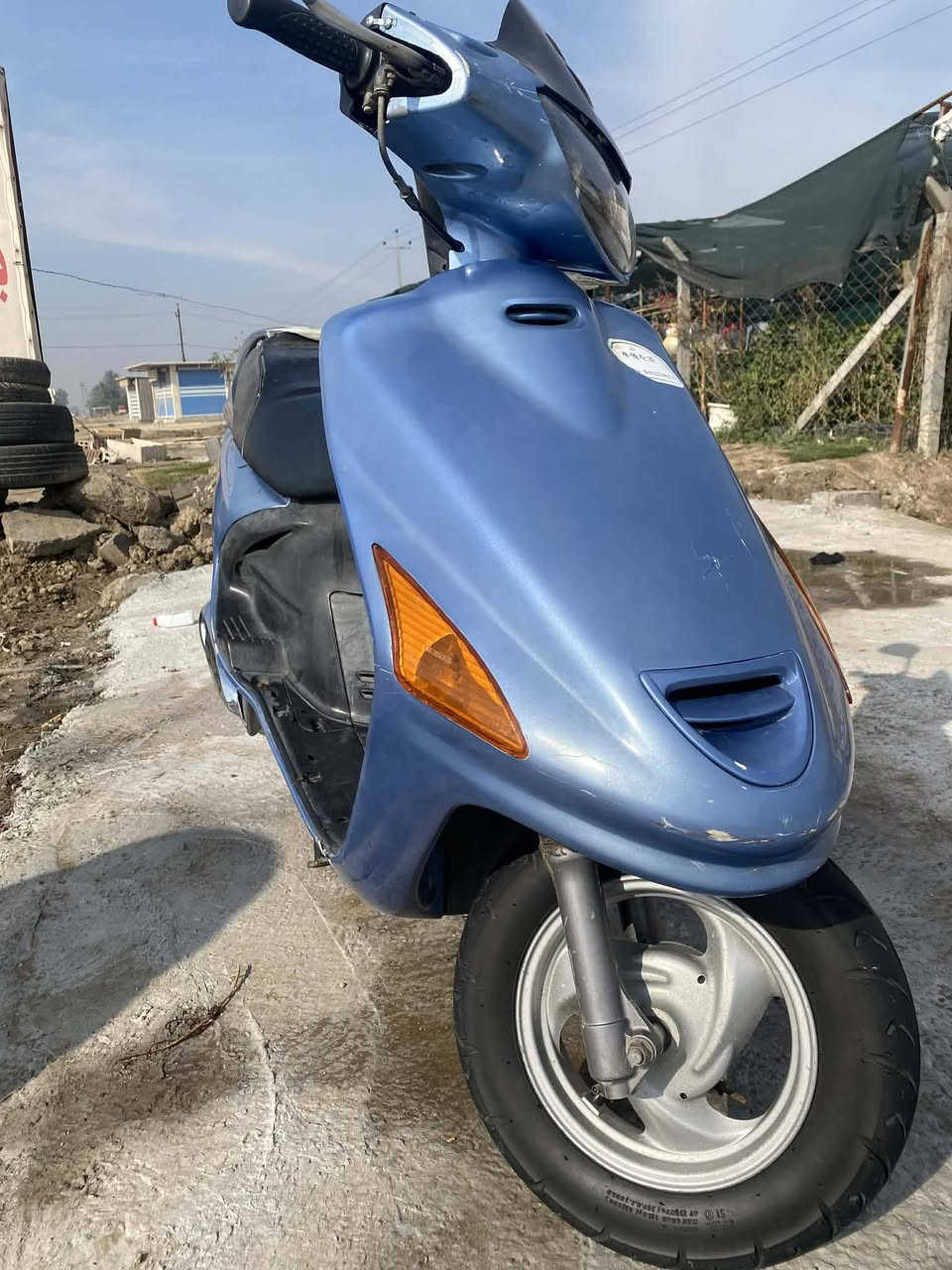 السلام عليكم

دراجه فراشه كامله  مكينه ما مفتوحه مابيه نقص كله شغاله الدراجه سلف هندر اشاير لايت زنون السعر ٥٠٠ 
***********
