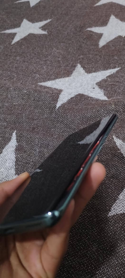 جهاز هونرx9B نضيف ما مفتوح شرط ما امبدل كلشي بي فقط ضربه بل كامره الخلفيه وشوي الكمره مغوشه تصلح ما عليها شي الما شراي لا يكسر انطي سعر واذا عجبني ابيعك


**إذا كنت صاحب هذا الإعلان وتريد حذفه لأي سبب، رجاءا أرسل رسالة إلى الدعم الفني**