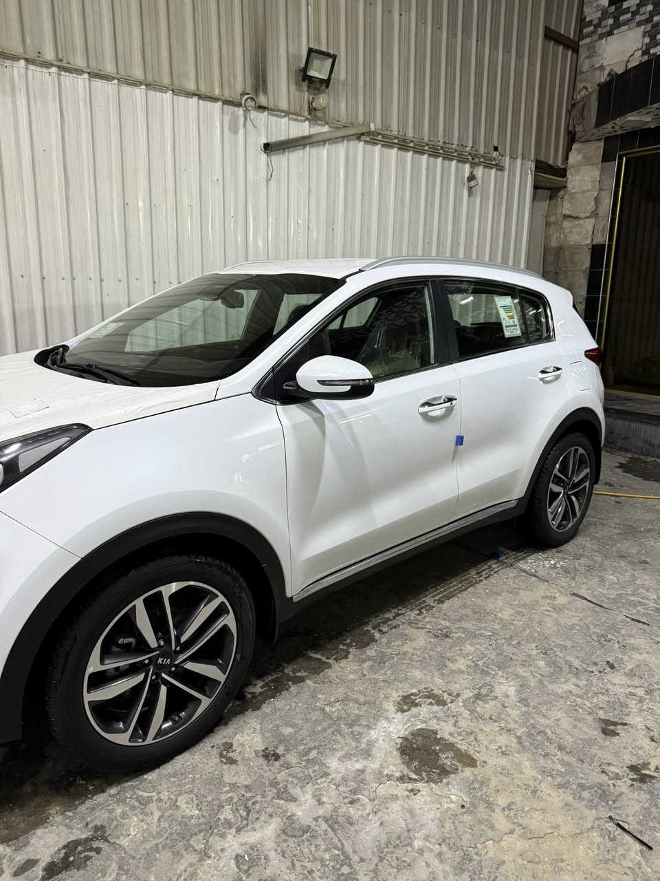 اسلام عليكم كيا سبورتج موديل ٢٠٢١ اخت الزيرو ماشيه ١٧ الف سيارة على وضع الشركة مواصفات السيارة بصمه تشغيل عن بعد شاشة اصلية اريل جيبيس مرايات شفط كشنات جلد حساس مامي خلفي محرك ٢٠٠٠ دوش سيارة جديده على وضع الشركة مكفولة كفاله عامه سعر ٢٢٠ مكان سيارة بغداد هاتف ***********
