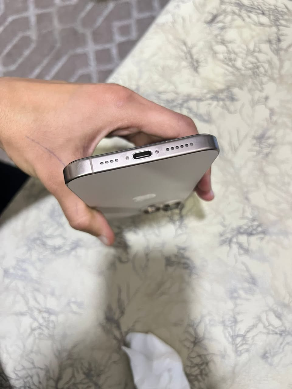 ايفون ١٦ برو ماكس 
iPhone 16 pro max 

اللون صحراوي - عربي شرق اوسط
ووتر بروف - نظافة 99%
الذاكرة 256 گيگا - البطارية 97% 

الجهاز كامل ملحقات ، ما داخل صيانة ، شغال بصورة طبيعية بدون مشاكل ونظيف جداً بسعر مميز .
العنوان : بغداد 
وللأستفسار الاتصال بالرقم :
***********
