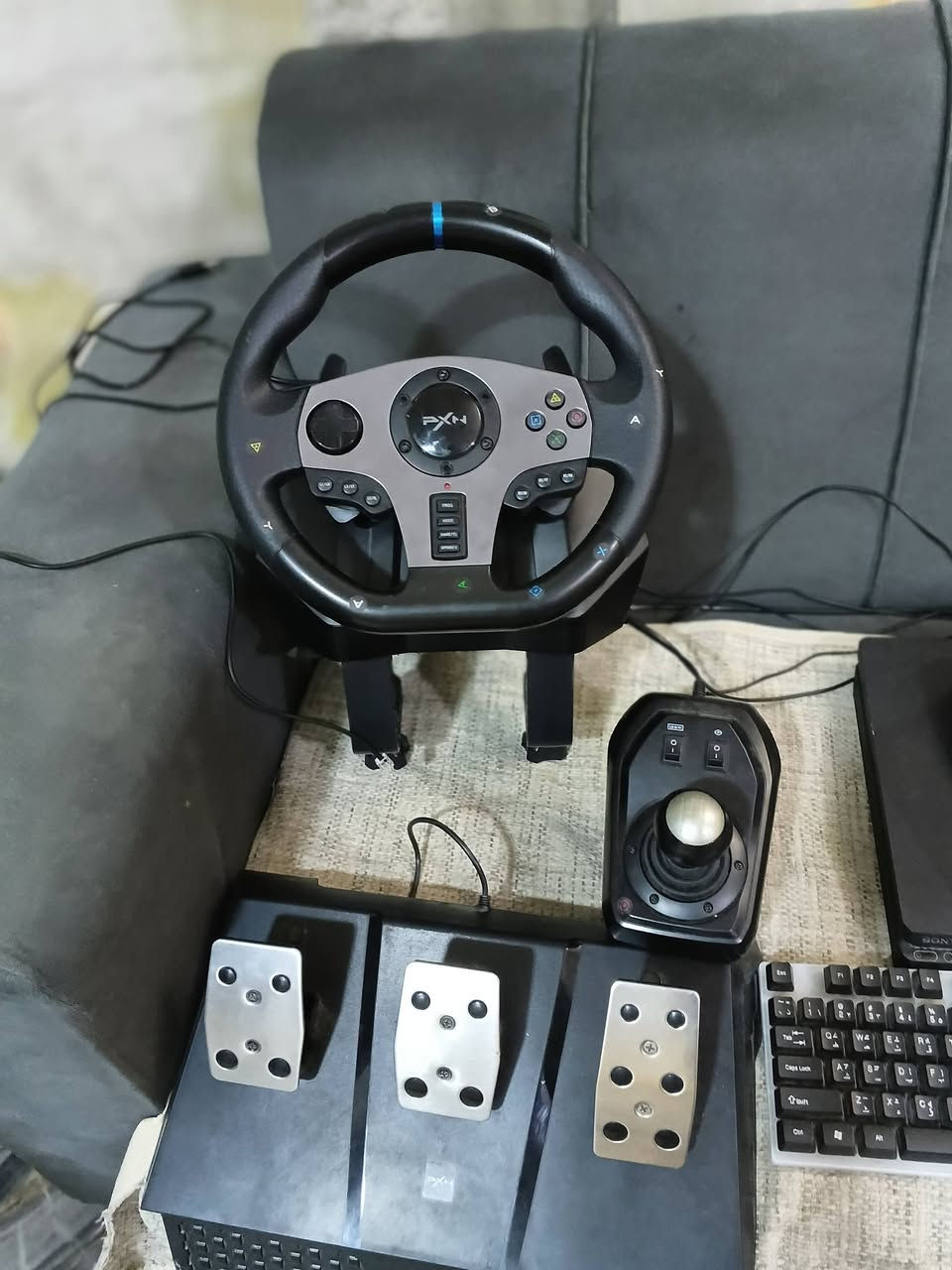 السلام عليكم
عندي بلي ستيشن 4 للبيع .

بي قرص ماين كرافت+جتيء+ماوس وكيبورد+ ودركسون pxn v9 شغال بيه كير عادي ودواسات 

سعر:370 وبيه مجال
رقم:***********
