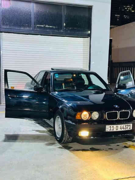 من رخصت الادمن المحترم BM حجم 525 
جديده مكفوله موديل 95 صبغ جماليه فقط بدون ضرر 

لأضربه ولا خياس صبغ درجه اولى سلايت شغال كهربئيات بلاد

غرفه جديده السعر 120 وبيه مجال قليل حك الجيه 

الخاص مفتوح
