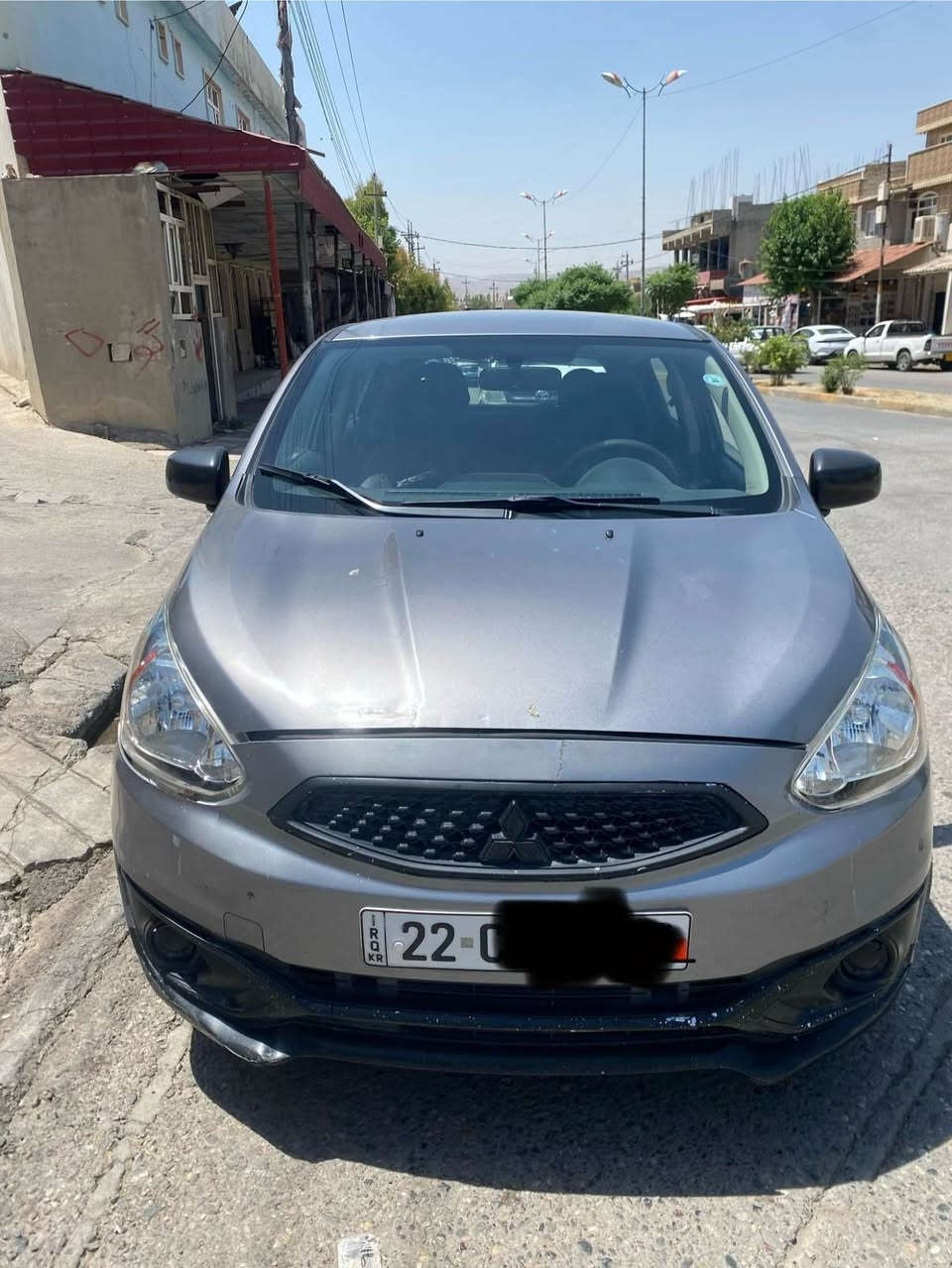 میراج ٢٠١٨ کەنەدی 
بی بۆیاخ 
٣ جی ساردە کوتە و کەمیک تەزرەی هەیە 
١٠٩ مایل رۆیشوە 
٤ جامی کارەبا و کامیرا و شاشە گەورە 
٤ تایەی نویم بۆ بەستوە 
گێر و مەکینە و تەبرید بی کێشە 
شوین قەزای هەریر 
واتس اب لە سەر کۆرەکە 
***********
*********** سوران, أربيل
