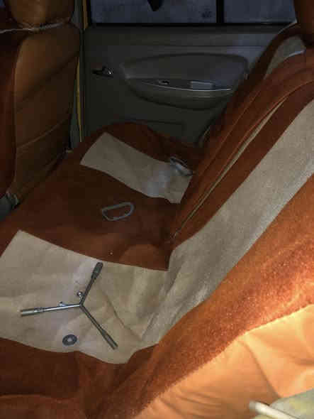 السلام عليكم شيري كوين موديل 2010كير محرك بلادي
سياره كير محرك خير من الله بس بيه فلس السياره لايتات زوج جديـٍْْNeWـٍْْد وبلوجكترات ودعاميه جديده بعده جيس بيه وشباك وحاشب وبطانه سياره رايده 18 سياره حره عليه
بس هيه 800الف رقم مميز لبيع او مراوس مكاني الرمادي 
رقمي ***********
