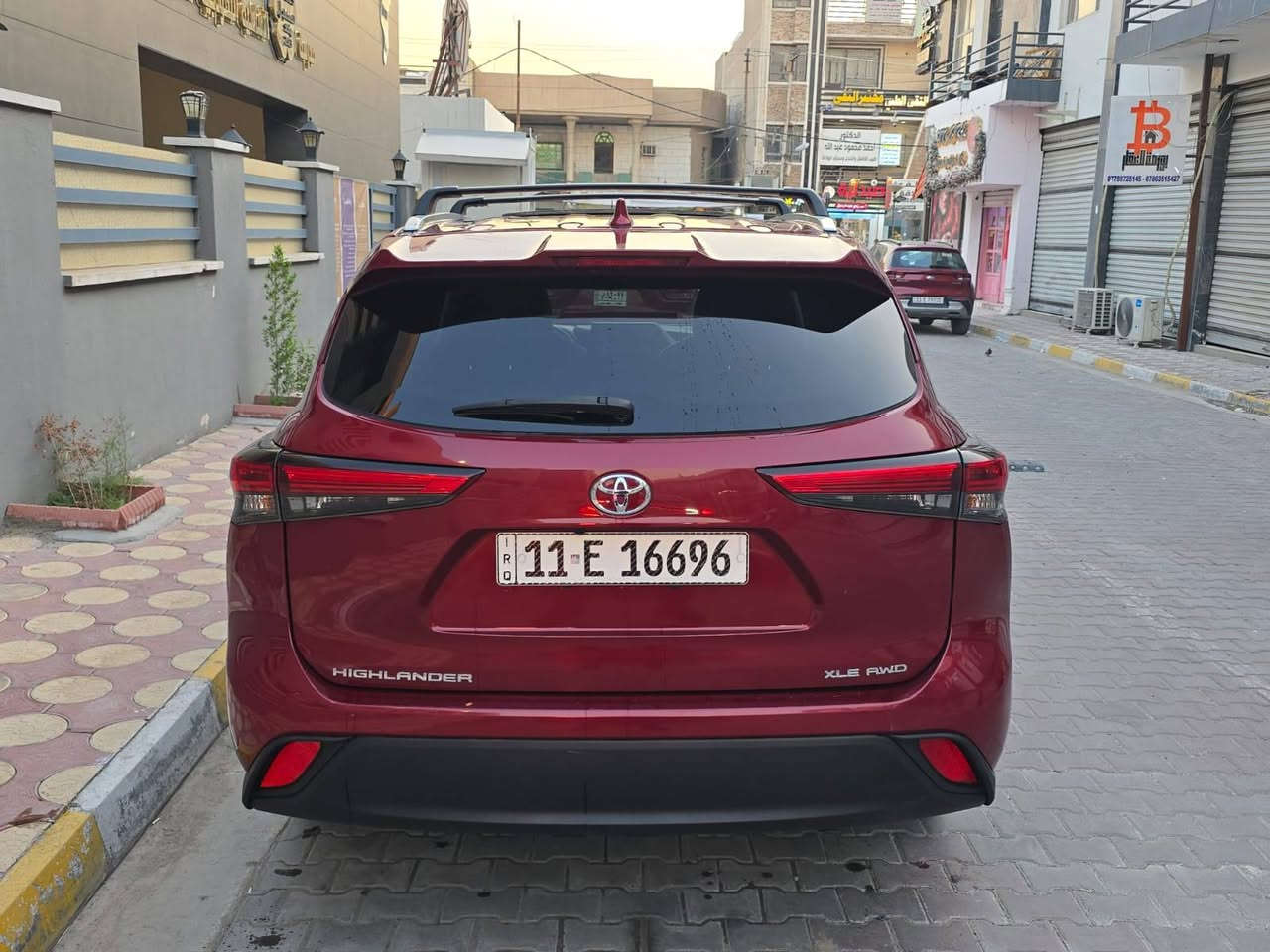 هايلندر  2022 xle 

بانزين v6

اللون كرزي

رقم بغداد

فول مواصفات 
سلايد 
كشنات سياحي منفصل جلد
 ويل كب 
شاشه 
7 راكب
بردات جانبيه
لايت زنون 
رادار جانبي 
نقطه عمياء 
تحديد مسار
تدفئه كشنات
صندوق كهرباء
ماسحات اوتو
لايت اوتو

الحادث بنيد سطحي فقط البنيد مبدل ومصبوغ 

ماشيه 50 الف قابل للزياده 
 

مكان السياره بغداد حي الحسين خلف كلية الرشيد للتواصل 
***********
