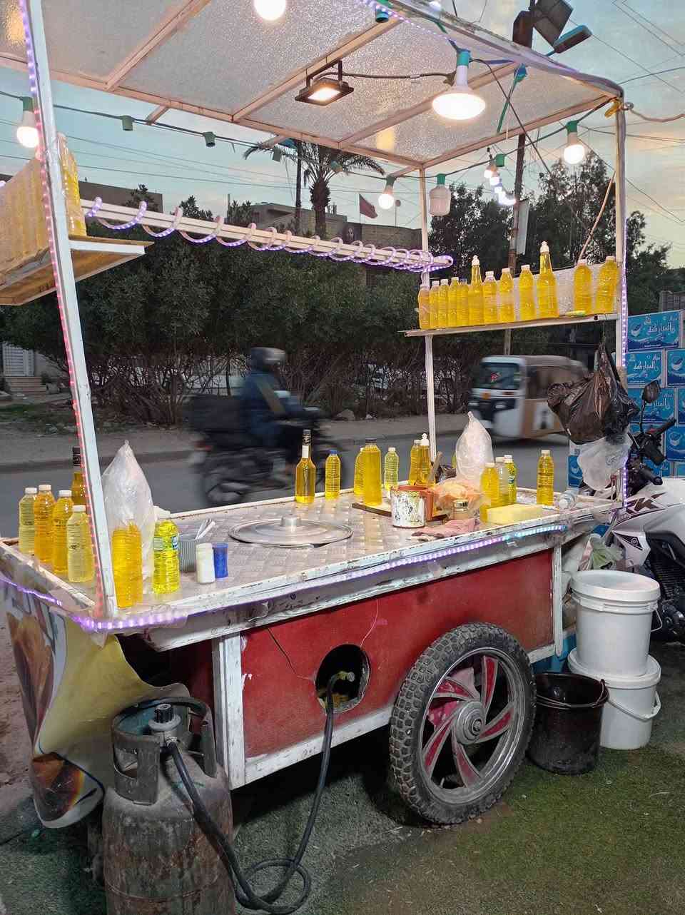 عربانة لبلبي جاهزة هيه والغراض المكان بغداد الشعلة.. الاتصال علئ هذا الرقم ***********
