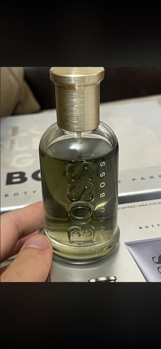 عطر بوس بكج اصلي   ال عطر٥٠ مل.  مستخدم منها ٣-٤ مل فقط   و شاور جيل الي بيع


**إذا كنت صاحب هذا الإعلان وتريد حذفه لأي سبب، رجاءا أرسل رسالة إلى الدعم الفني**