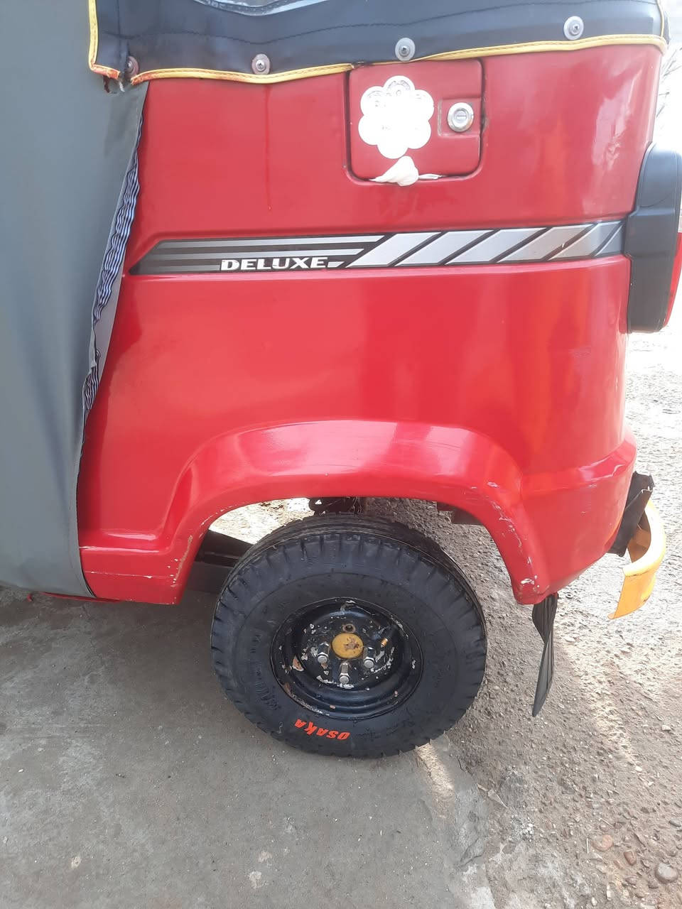 السلام عليكم
تكتك TVS موديل2020 رقم بغداد  انكليزي 
صبغ الهلالات 
مبدل  مكينة 2023
مبدل دبلات جدد
مبدل بيهة تخم تاير  
كهرباياتهة كلهة شغالة 
تكتك خير من الله عضمتهة حلوة شوفت عينك مابيه ضربة
سعر 5 و750
عنوان بغداد المحمودية   ***********
