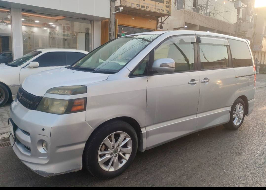 السلام عليكم
تيوتا ستيشن فوكسي ياباني  voxy 2005 احدث من النوح او النوها
7 راكب تو ويل
سياره شرط الفحص مكينه و كير يخبلن
رقم بصره ر
راعيها موجود ويريد ايحول اصلاً
سنويه تقريبا لنهايه سنه 27 
سياره نقصها تبريد 

مكان السياره
بصره ابي الخصيب
***********

سعر ٩٠ ورقه وبيها مجال وحياكم الله
