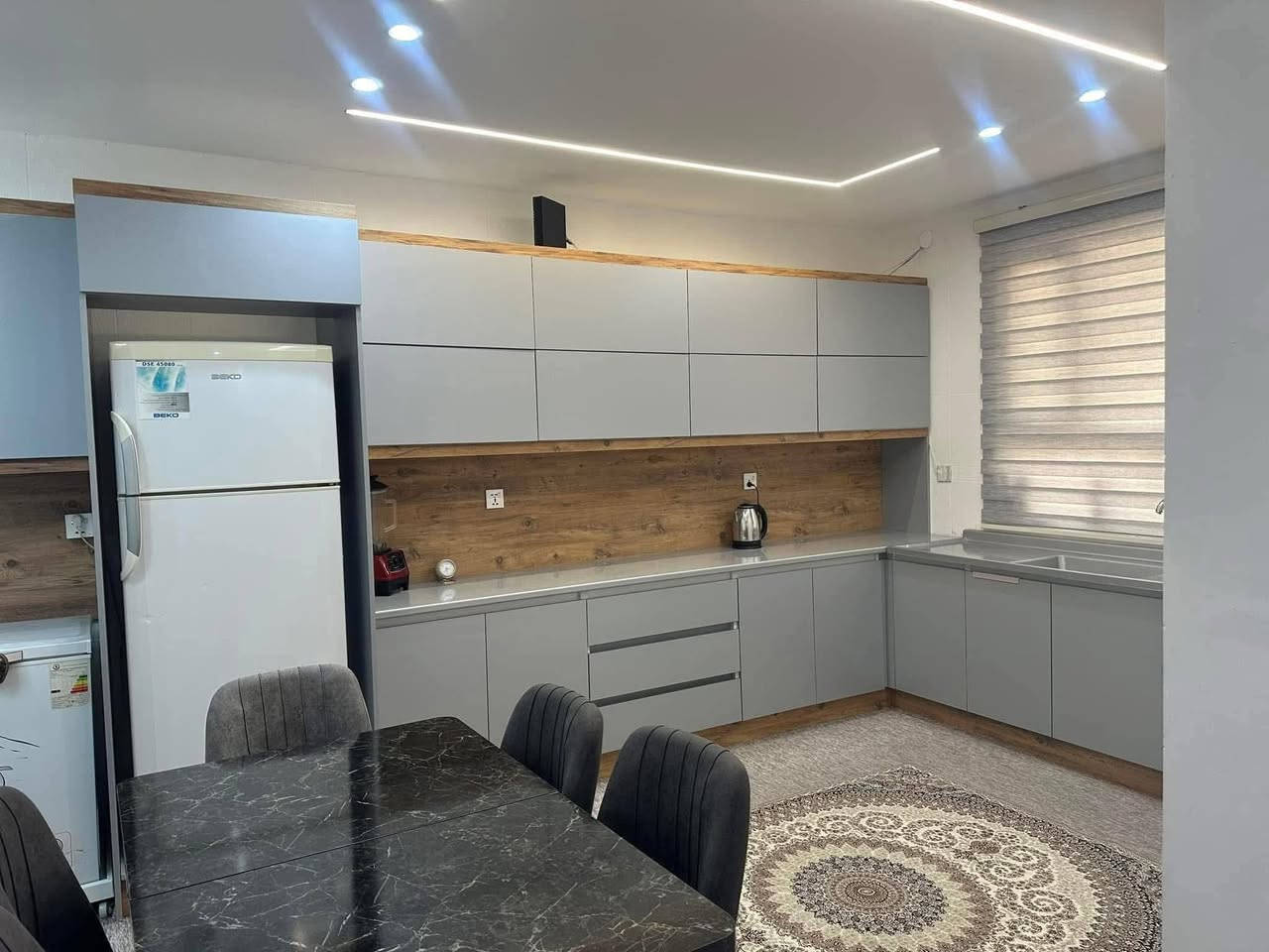 هە ڕاج هە ڕاج هە ڕاج تە نهابە550هە زارببە بەخاوە نی کە وانتە رێکی 3مە ترمخسلە کە سی مە ترونیو ڕە نگودیزائین بە خواستی کریار خۆیە تی بە باشترین مواد بە زە مانی 5 ساڵ گە یاندمان هە یە بۆ تە وای شارە کانی کوردوستان ***********یاخود***********
