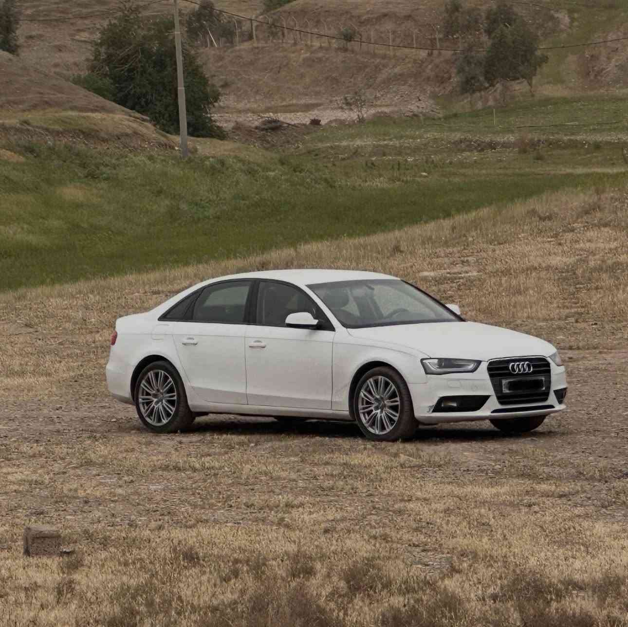 السلام عليكم
AUDI A4 2013 وارد خليجي 
رقم سليمانية
مكاني كركوك
بيها صبغ قبغ الصندوك من فوك وتكحيلات بسيطة بدون حادث كهربائيات بلاد كير بحالة جيدة محرك ما بي لا صرف ولا بخار بي فقط نضوح دهن بسيط يحتاج ادامة وحداديتها تعبانة 
المواصفات
محرك 1800 تيربو اوتو استارت استوب هاند بريك كهربائي حساس خلفي مانع انزلاق 3 وضعيات قياده اوتماتيك وسبورت ومانول تحكمات ستيرن جهتين 
السعر 90 و بيها مجال 
الرقم ***********
