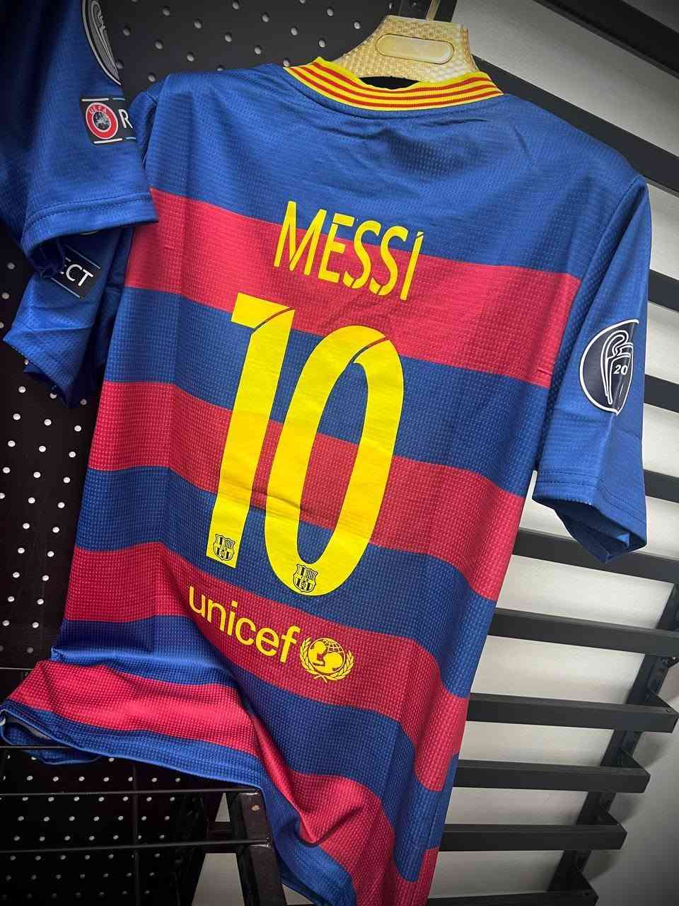 الكلاسيك وجماله 
😍😍😍😍😍😍😍
تيشيرت برشلونه    الكلاسيك الجميل 

خام بسكوته اورجنال  مستورد ❤️❤️
تطريز ديجتال  🔥🔥🔥
المقاسات/M_L_XL_2XL
للطلب:  01006385510
متاح كمياااات محدوده الحق اطلب🔥


**إذا كنت صاحب هذا الإعلان وتريد حذفه لأي سبب، رجاءا أرسل رسالة إلى الدعم الفني**