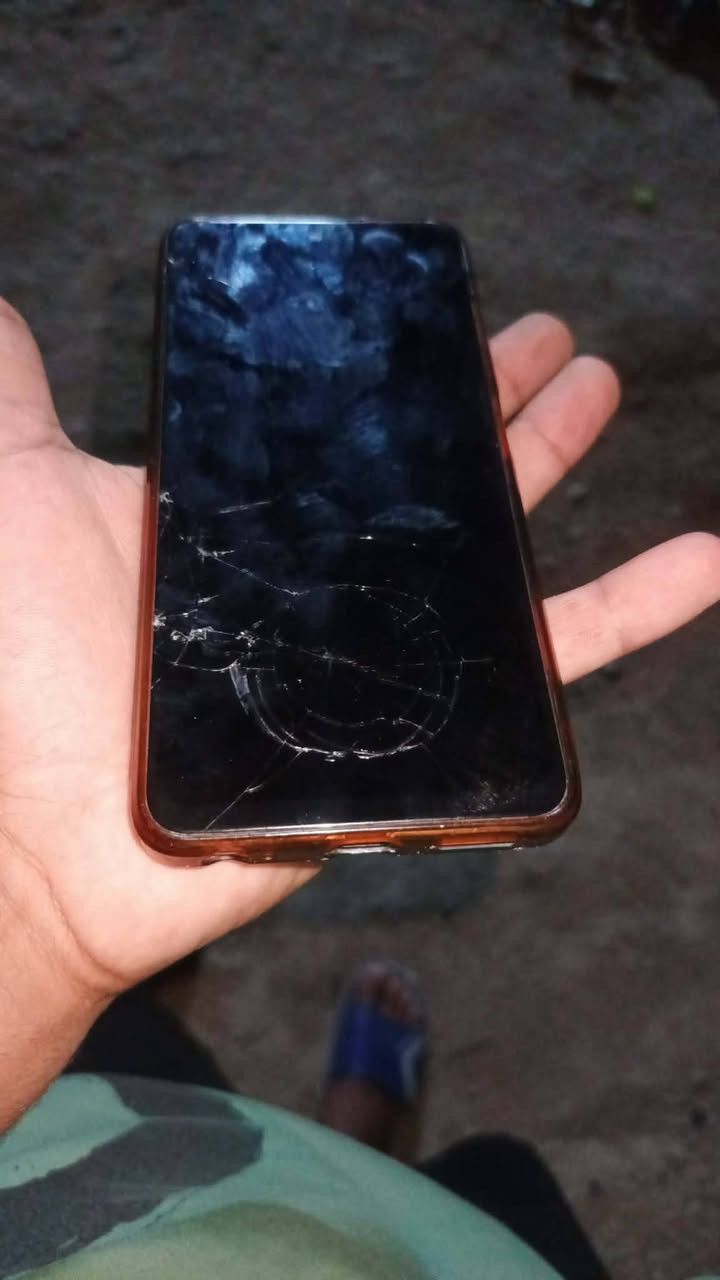 سلام عليكم جهاز للبيع نضيف بس الشاشه مثل ما شوف بعينك بس ما مثر عل لمس  جهاز يخبل يدعم 60فريم بل الذاكره 256 بوبجي متواجد عل فيس سعر الجهاز 100 و بي مجال 
المو شراي لا يراسل


**إذا كنت صاحب هذا الإعلان وتريد حذفه لأي سبب، رجاءا أرسل رسالة إلى الدعم الفني**