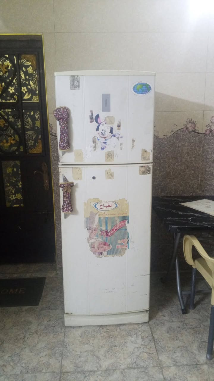 السلام عليكم اغراض للبيع تخم خمس قطع عشر مقاعد نظيف تجي شوف بعينك يلا تاخذ سعره (350)بي مجال ثلاجه تجميد فول على الفحص سعره (100الف))
اي استفسار رقم الهاتف (***********)بي وتساب 
عنوان بغداد زعفرانيه دور شرطه
