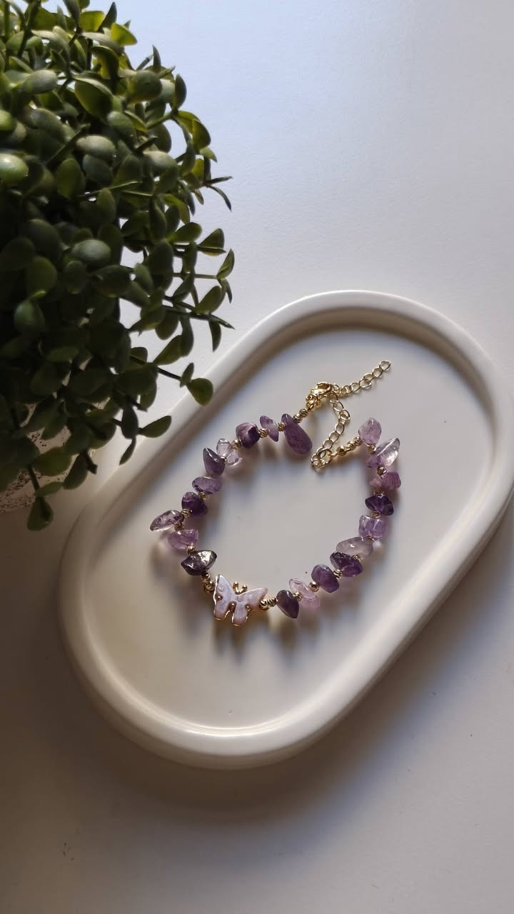 تميزي بالاطلالة الفريدة
حجر الجمشت 
حجر كسر طبيعي 
باقي التفاصيل ذهب برازيلي
سعر القطعة (٢٢) الف 
العدد محدود ✅
توصيل ٣ لجميع المحافظات


**إذا كنت صاحب هذا الإعلان وتريد حذفه لأي سبب، رجاءا أرسل رسالة إلى الدعم الفني**