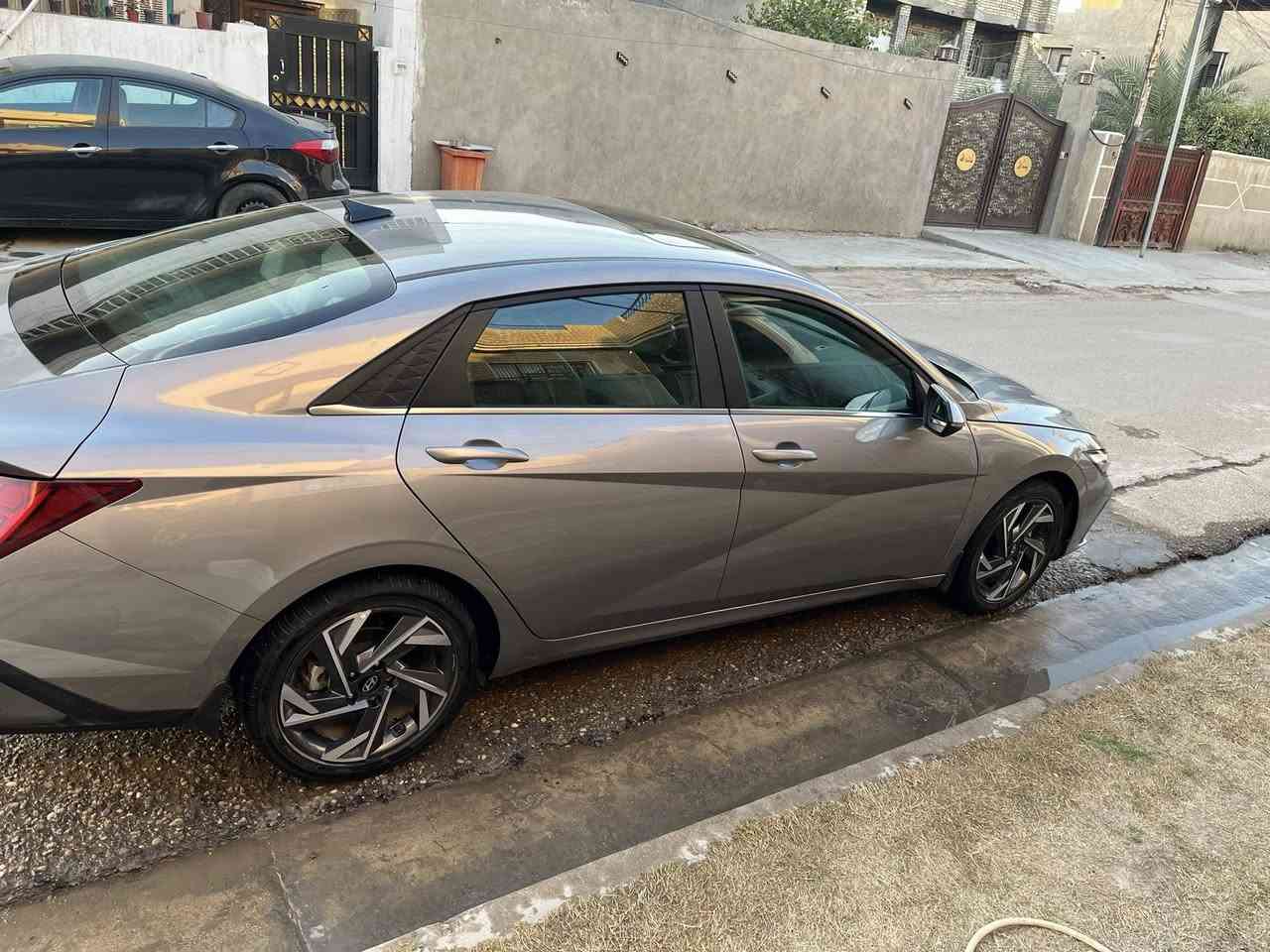 النترا هايبرد موديل ٢٠٢٤

ضرر : باب مبدل 
وجاملغ بي بارد رصعات فقط   وصور الحادث كلها بصور 
 مواصفات  فول لمتد limited
السعر ١٧٧ وبيها مجال 
اتصال ***********
بغداد الدورة
