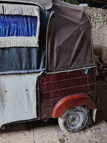 السلام عليكم تكتك مرقم لبيع موديل 2019 شهر 2 نضيفه مصبوغه لون ماروني السعر 5  و بيه مجال مكاني بغداد سبع البور بيه دوس الي بل صفحه ما معمره ***********
