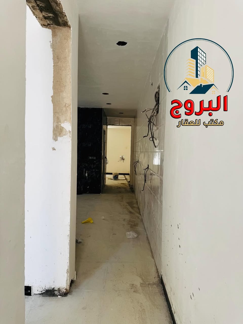 🧿للبيع عقار مميز في الدورة وتحديداً منطقة ابودشير ♥️
     (مربع الألف  /  شارع الجمعية)
     (قرب مدرسة السجاد)    
     ( عرض الشارع 15م)
   
• يعلن مكتب البروج للعقار   عن  عرض  عقار  سكني                     ( بناء حديث درجة أولئ )   بموقع جداً مميز 
وكافة الخدمات متوفرة

✨تفاصيل : العقار
• المساحة الكلية : 100م
• الأبعاد :  واجهة 5م  ×  نزال 20م
• طابقين 
• نوع  الملكية : طـــــــــــابو  ملك  صـــــــــــرف
• حالياً قيد العمل تسليم مفتاح 🔑 كامل حديث

✅ الطابق الأول
• مدخلين منفصلين (خصوصية تامة)
• صالة ضيوف (بمساحة ممتازة)
• مطبخ بنظام (حار/بارد)
• حولي (واسع)
• مناور (لضمان التهوية والأنارة الطبيعية)
• مجموع الصحيات  عدد (2)
• مجموع غرف النوم عدد (1)

✅ الطابق الثاني
• مجموع غرف النوم عدد (2)
• مجموع الصحيات عدد (1)
• حولي (واسع)
• بيتونة
• سطح

💰 للحصول على السعر والتفاصيل الإضافية:
يرجى كتابة الرقم ( 1 ) في التعليقات، 
وسيتم تزويدكم بكافة التفاصيل عبر رسالة خاصة 📩.

(ملاحظة: التعامل والتفاوض يتم مع صاحب العقار حصراً).

🛑 إذا لم يكن هذا العقار هو ما تبحث عنه، فلدينا تشكيلة واسعة من المنازل والأراضي التي تلبي كافة الأذواق .

           📞 للاستفسار والمزيد من المعلومات
يرجى التواصل معنا: رقم الهاتف: ***********

✨مكتب البروج للعقار - اختيارك الموثوق لمنزل العمر.

#دمتم__في__رعاية__الله
