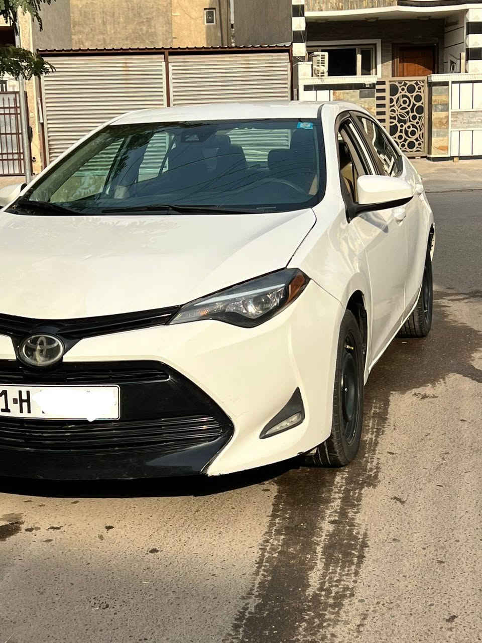 سلام عليكم 
كورلا موديل 2017 
محرك 1800 رقم بغداد جديد 
سياره بدون لا تبديل ولا صبغ فقط شبر بل بنيد 
صور حادث بل منشور مع فيدو 
مواصفات Le شاشا كامره تحكم ستيرن ليت زنون تبريد بيانو صدر جديد تخم تاير جديد تبريد ثلج السعر 145 الرقم *********** مكاني بغداد
