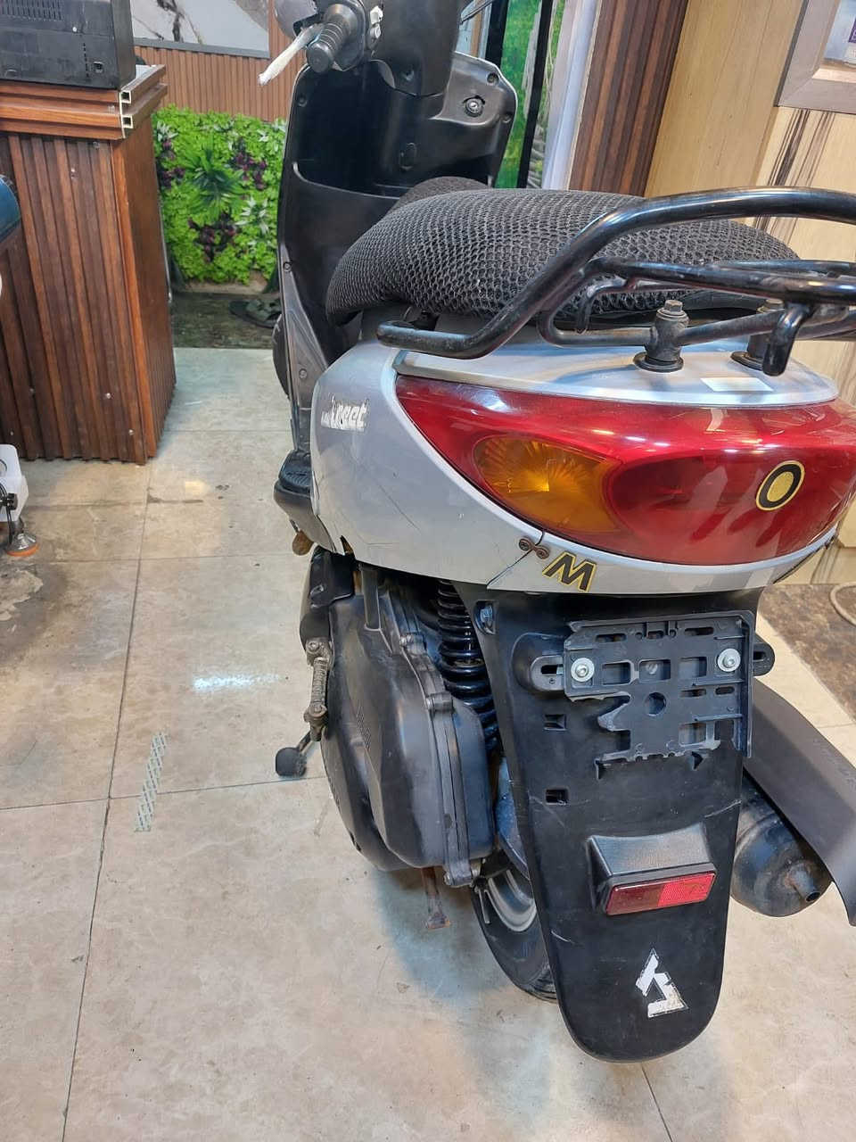 السلام عليكم دراجه اكزز نوزل ياباني للبيع الدراجه حلوه ونضيفه بس بيه صوت بل كلج الدراجه برغي مامفتوح بيه واني ماسويت الكلج لن ماردت افتح شي بيها السعر 850 وبيها مجال بسيط الرقم *********** متواجد واتساب
