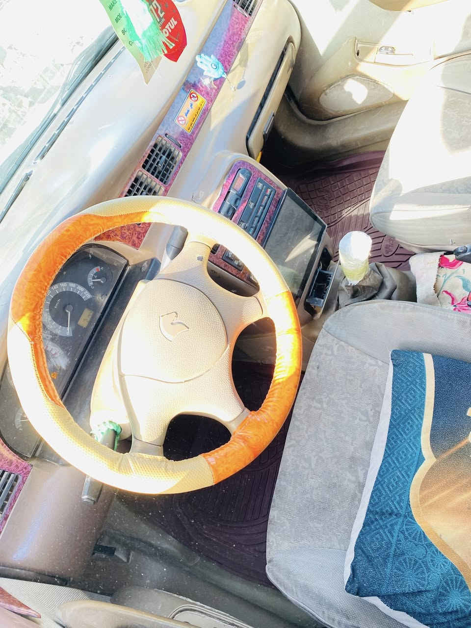 السلام عليكم سمند للبيع مديل 11رقم جديد راعيه بنجف مداور ثاني يوم مابيه ضربات قويه واضحات بصوره ضرباته تخم تاير جديد مكينه كير حداديه كله كفاله كهربائيات كله شغاله تبريد شغال فقط دكمت الايسي عاطله  السعر ٣٠ وبيه مجال حك الجيه هاذه رقميي مامتواجد عل فيس ***********
