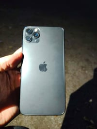 ايفون 11 برو ماكس ٢٥٦ • بطارية ١٠٠% • شاشة مبدلة