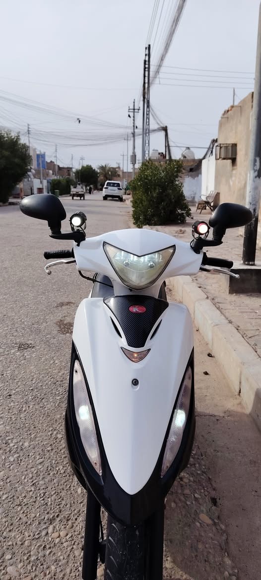 السلام عليكم دراجه للبيع كامكو Giffor، جيفور دراجه كامله وجاهزه اي نقص مابيه اشاير لايت هورن عدسات ابيض واصفر كهربائيات كله شغال تايرات نضاف كامله مكمله مكينه فقط بوشه مبدله وشغل نضيف الاصلي على ايد صاحبه دراجه من طول لطول كله كامله، السعر 650)
عنوان ميسان المجر الكبير  . رقم الهاتف: ***********)
