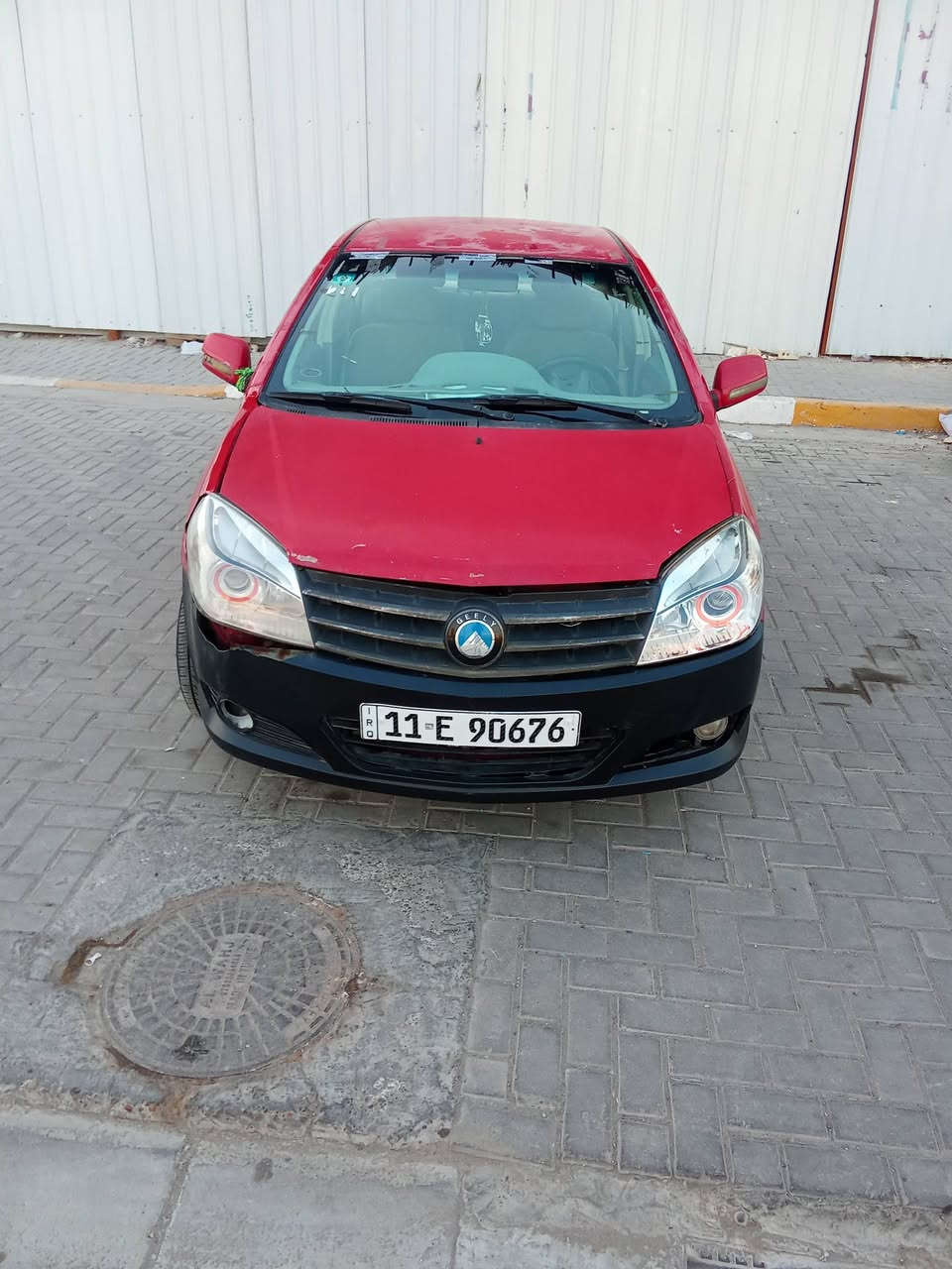 السلام عليكم
جيلي ام كي للبيع رقم بغداد انكليزي هزه جديده 
بيه طخه بل الجاملاغ الامامي مثل مااموضح بل الصوره
مكينه مكفوله صدر 70% اترايك وين ماكان
السعر 37 وبيه مجال
العنوان بغداد حي العامل 
رقم التلفون ***********
