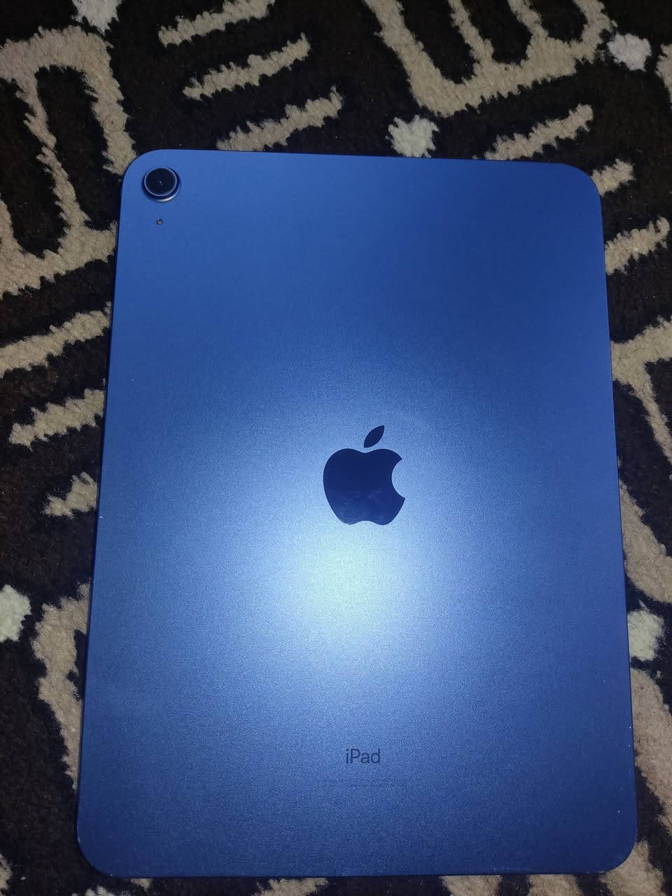 آيباد 10 ذاكرة 64 مستعمل  سنه نضافته‎%100كامل مع ملحقاته ويا كڤر امانه الله الايباد شخط مابي نضيف حيل السعر 300 بطاريه92 مكاني كركوك الرقم ***********
