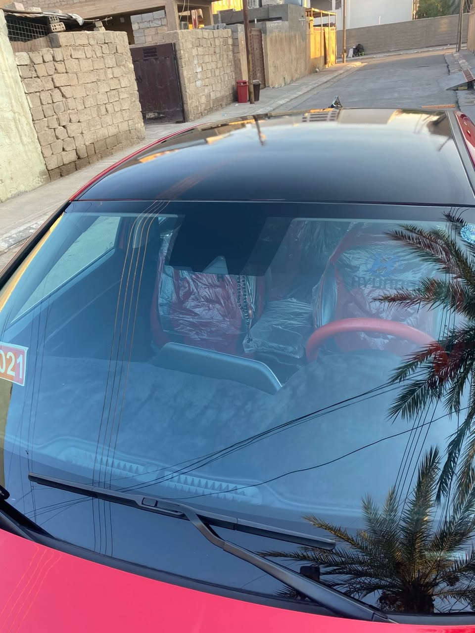 السلام عليكم
سوناتا موديل 2021 للبيع وارد امريكي فول ماعدا بانوراما
رقم دهوك  الجديد باسمي تحويل مباشر 
لون ماروني دم الغزال
ضربتها جاملغ امامي الايسر فقط 
محرك 2500 المرغوب 
بصمه وتشتغيل عن بعد 
كير وتبريد وضع شركه 
كشنانه تدفئه تبريد 
سياره نضيفه فول 
سونار سياره مرفوق بلصور 
سعرها 175 ورقه بيه مجال حق الجيه
الاتصال على رقم ***********
