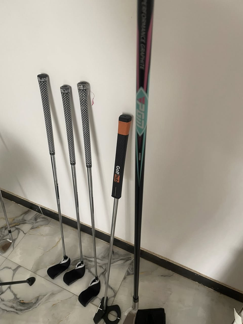 حقيبة مع مضارب كولف عدد 5 ومضرب احترافي ماركات عالمية


**إذا كنت صاحب هذا الإعلان وتريد حذفه لأي سبب، رجاءا أرسل رسالة إلى الدعم الفني**