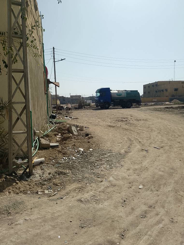 مشتمل للبيع 60متر طابو زراعي سند 25اصولي وقطعة تابعة لمشتمل فضلة 80متر فقط مكاتبة لبيت يحتاج ترميم أو تفلشة بكيفك لمساحة لكلية 140متر مطيحة لزيتون شط لمحجر لقطعة ركن كافت لخدمات موجودة مجاري وماي وكهرباء مدارس قريبة وداخلة شركة تبليط ومقرنص لسعر 35//////*********** البصرة, العراق
