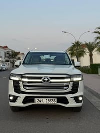 لاندكروزر موديل 2024 توين تيربو لمتد … مكفول من الصبغ بشرط الفحص سياره...