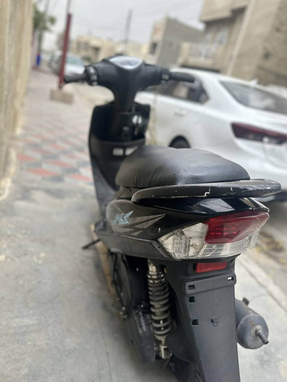سلام عليكم عدله للبيع نكره بكل وقت مكينتها ناعمه كلش لا تدخين ولا خشونه بدون نواقص نظافه موضحه بالصور سعرها 450 الف مكاني البياع للاتصال ***********
