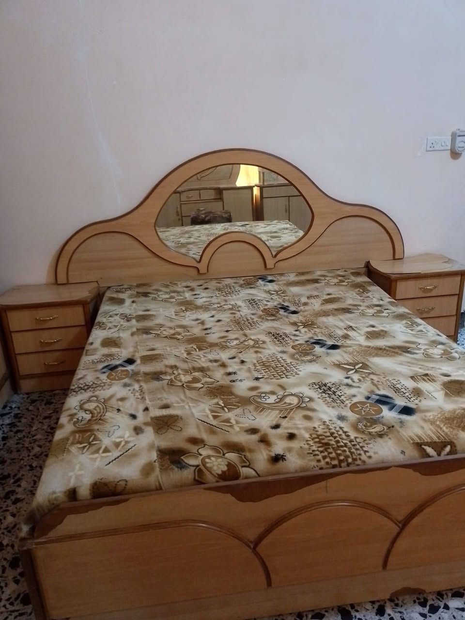السلام عليكم  قرفه للبيع حطاطه نضيفه مكفوله  كامل مواصفات  بعده نضافته فول  للستفسار  خاص


**إذا كنت صاحب هذا الإعلان وتريد حذفه لأي سبب، رجاءا أرسل رسالة إلى الدعم الفني**