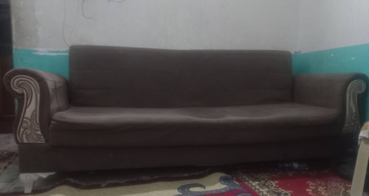 السلام عليكم تخم للبيع عدد 3 يصير على شكل جربايه رقم الواتساب ***********
