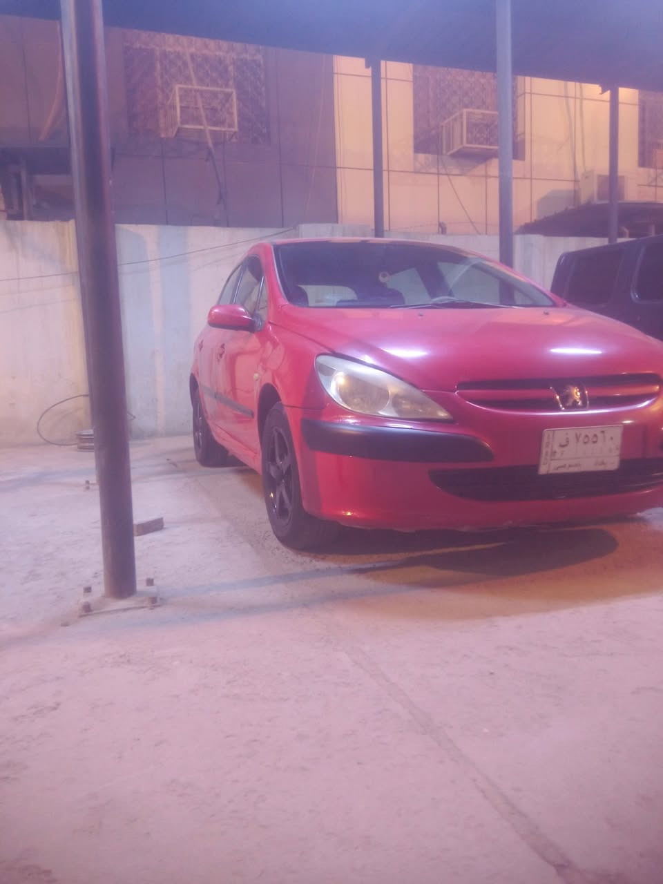 سلام عليكم 
بيجو 307 موديل 2005 رقم بغداد مكينه جديده گير خير من الله تبريد ثلج تخم تاير جديد ويل كب مصبوغة عام بدون حادث .صبغتها كلش حلوه وصافيه السعر 46 ومجال ...مكاني حله ***********.
