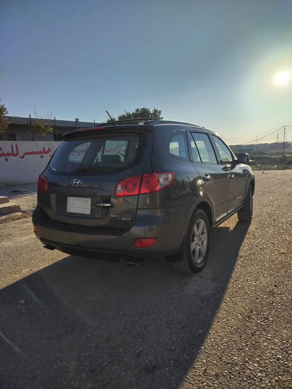 🚗 للبيع Hyundai Santa Fe 2008 – 6 سلندر – 7 ركاب
٨للبيع سنتافي 2008 وارد خليجي 
✔️ 6 سلندر قوي وناعم
✔️ 7 ركاب (عائلية واسعة)
✔️ ثلاث قطع تبريد 
✔️ غير مصبوغة نهائياً
✔️ غير متضررة
✔️ دوشمة حديثة 
✔️ لون رصاصي غامق
✔️ رقم سنوية مشروع وطني بإسمي 
✔️ سيارة نظيفة جداً وجاهزة
📍 الموقع: الموصل
💰 السعر: 125 ورقة قابل للتفاوض بالمعقول بعد المعاينة
📞 ***********
📞 ***********

