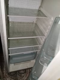 ثلاجه لللبيع نضيفه سحب ضعيف مكدر شغلها وبرودتها حلوه دقيق شغلها صورة ف...